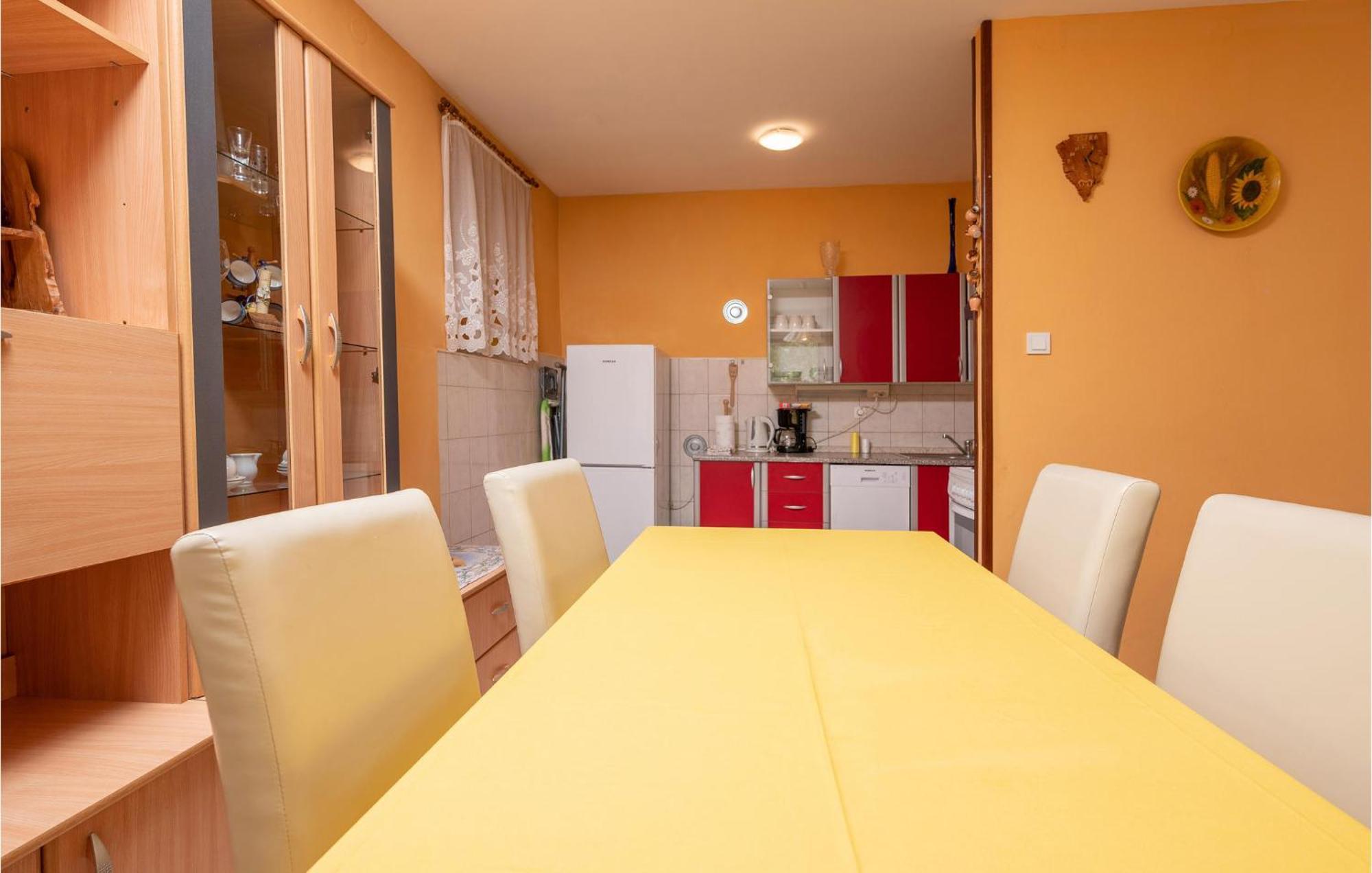 Cozy Apartment In Fazana With Kitchen Exterior photo